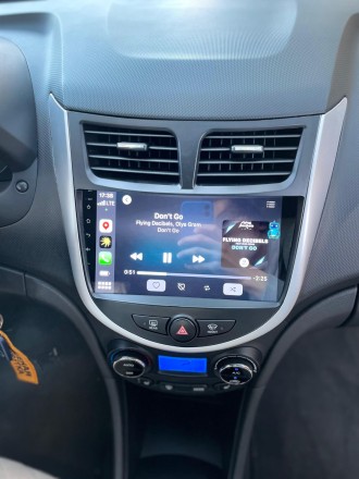 Рамка для установки в Hyundai Solaris 2010 - 2016 черно-серебристый ТИП 3 (ГУ изнутри)