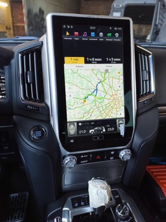 Головное устройство для Toyota Land Cruiser 200 2016+ (Люкс, Престиж, Executive, Excalibur) Tesla-Style