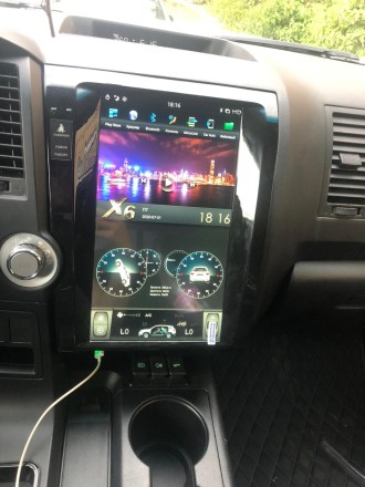 Головное устройство для Toyota Tundra (2007-2013), Sequoia (2008-2013) Tesla-Style