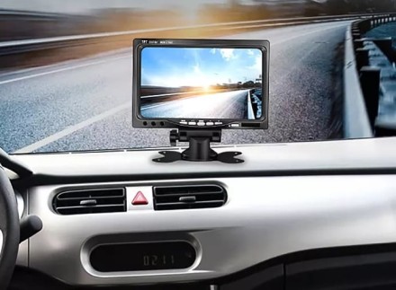 Видеорегистратор 7 дюймов с поддержкой 2 AHD-камер с разрешением экрана 1024*600 (IPS) на кронштейне (RCA)