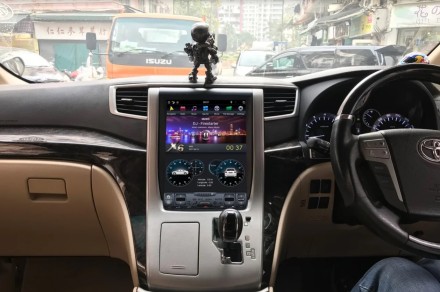 Головное устройство Toyota Alphard (2010-2014) Tesla-Style