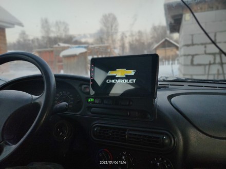Штатная магнитола Нива Travel Winca S400 с 2K экраном под рамку 9 дюймов с DSP, SIM 4G + Carplay