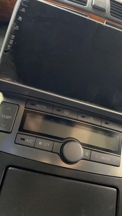 Рамка переходная в Toyota Avensis 2002-2008 для дисплея 9 дюймов, серебро