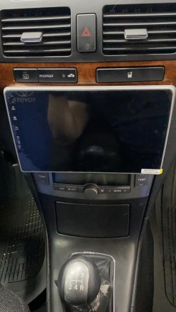 Рамка переходная в Toyota Avensis 2002-2008 для дисплея 9 дюймов, серебро