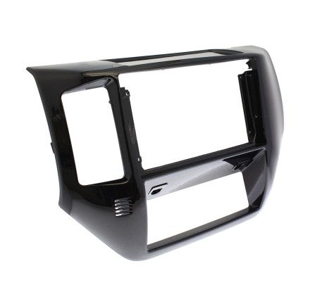 Рамка для установки в Nissan Patrol 1997-2010 для дисплея 9 дюймов 
