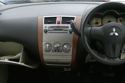 Рамка переходная для Mitsubishi Colt, Colt Plus (2004-2012) Тип2 (Серая) (правый руль) для дисплея 9 дюймов (черн)