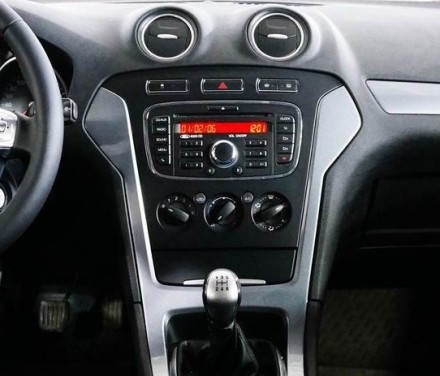 Рамка переходная Ford Mondeo (10-15) (без навигации) для дисплея 10 дюймов