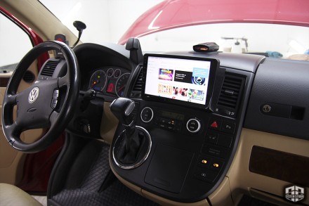 Головное устройство Volkswagen Transporter, Multivan T5 (03-15) COMPASS L